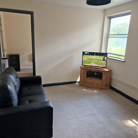 Maidstone Heights III - 1 Bedroom In Maidstone! Dış mekan fotoğraf